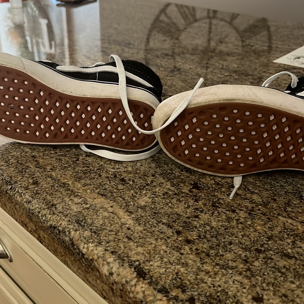 Vans - Picture 4 of 4